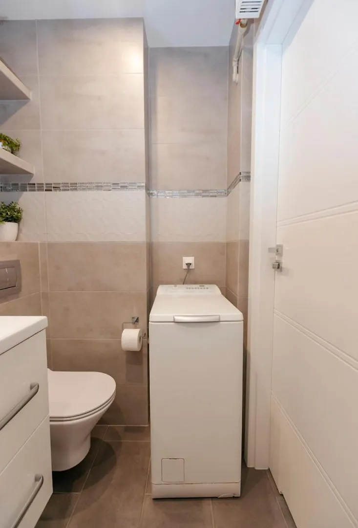דירה ורשה Przechodnia 2 Yellow - Biurko Oraz Wygodny Fotel Do Pracy - Better Rental