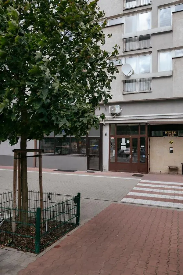Przechodnia 2 Yellow - Biurko Oraz Wygodny Fotel Do Pracy - Better Rental وارسو