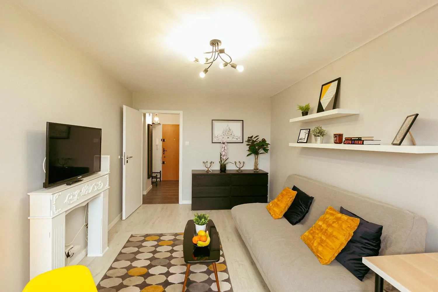 شقة Przechodnia 2 Yellow - Biurko Oraz Wygodny Fotel Do Pracy - Better Rental وارسو