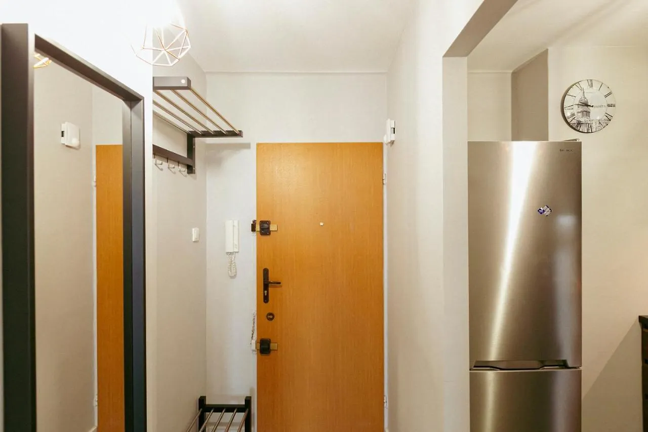 Przechodnia 2 Yellow - Biurko Oraz Wygodny Fotel Do Pracy - Better Rental Βαρσοβία