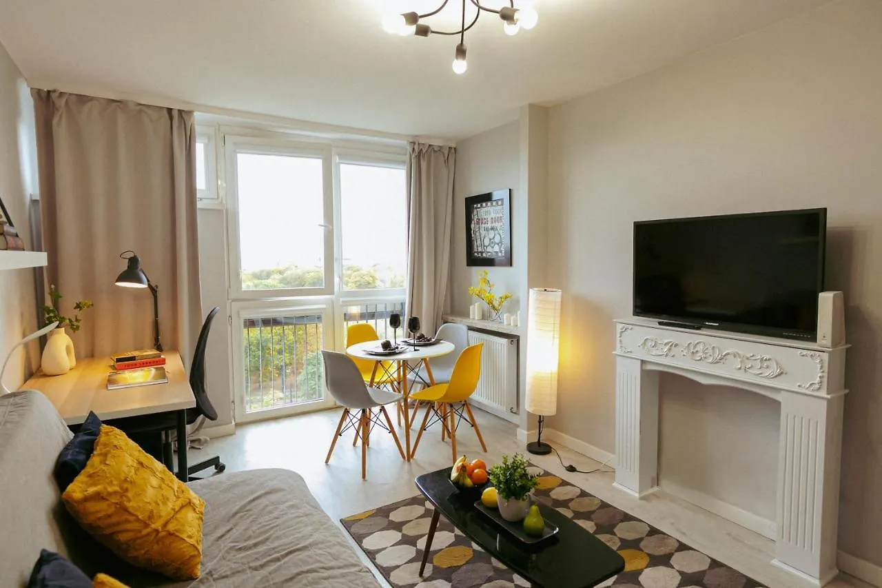 Przechodnia 2 Yellow - Biurko Oraz Wygodny Fotel Do Pracy - Better Rental Βαρσοβία 0*,